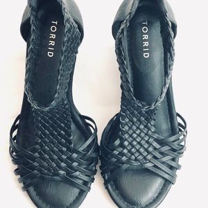 Torrid 8W Black Braided T Strap Wedge Sandal